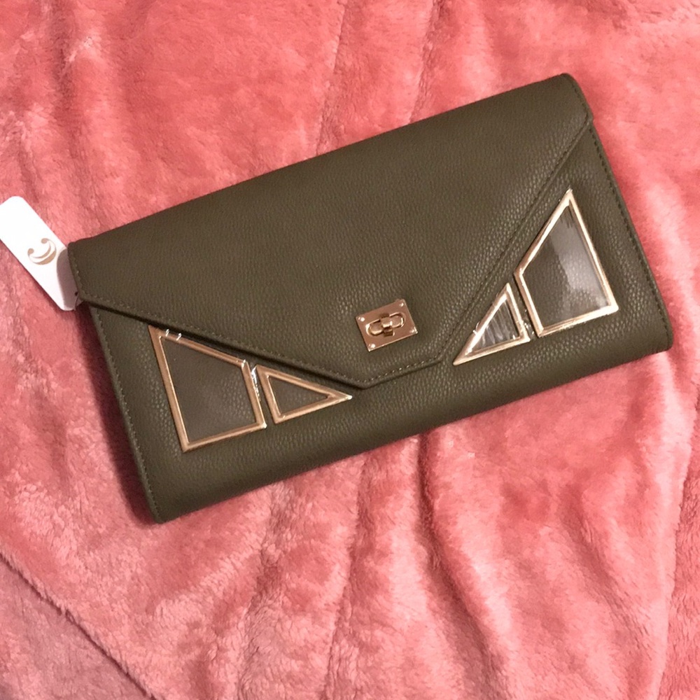 Green Charming Charlie Clutch NWT